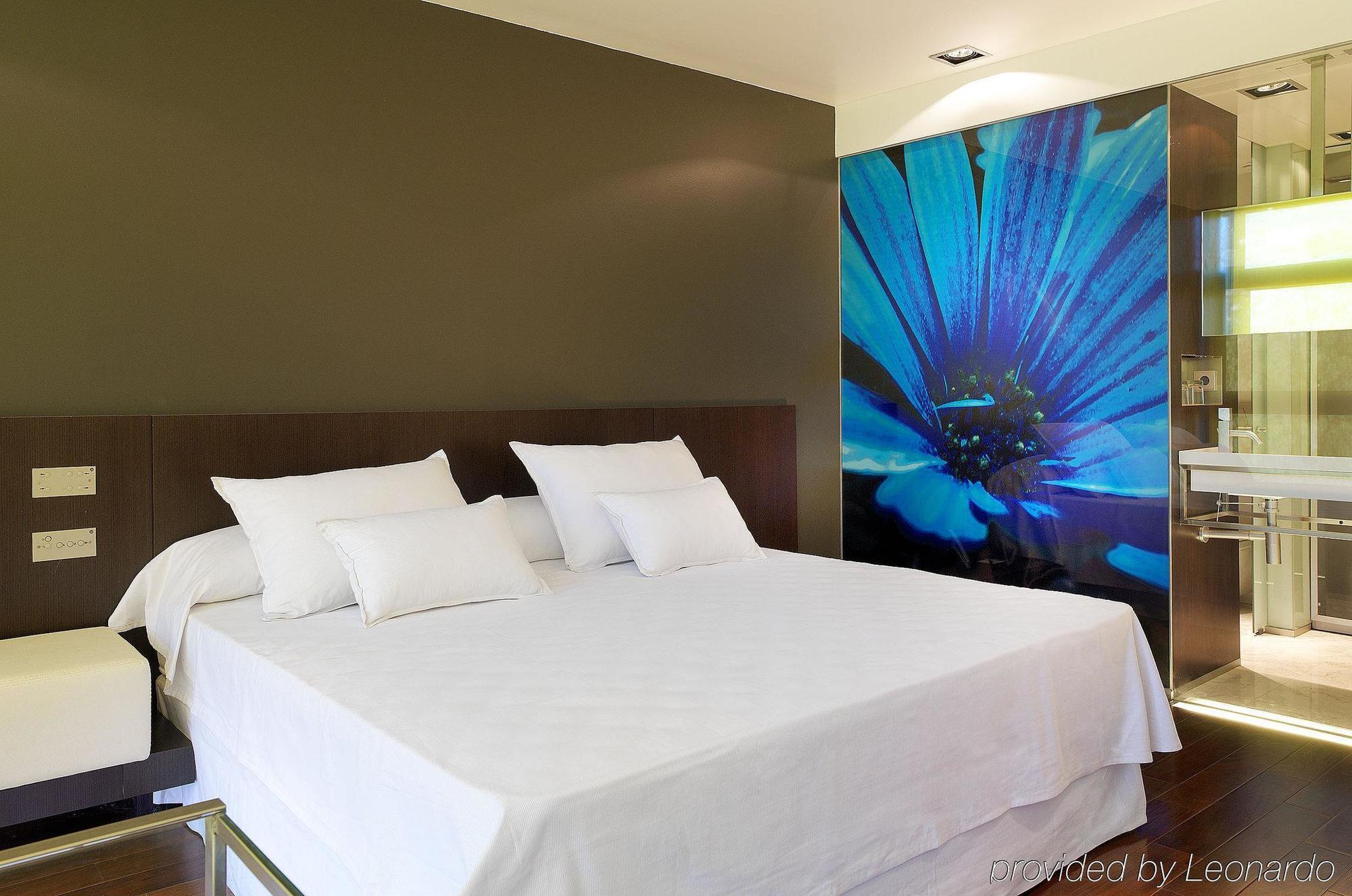 Ikonik Angli Hotel Barcelona Room photo